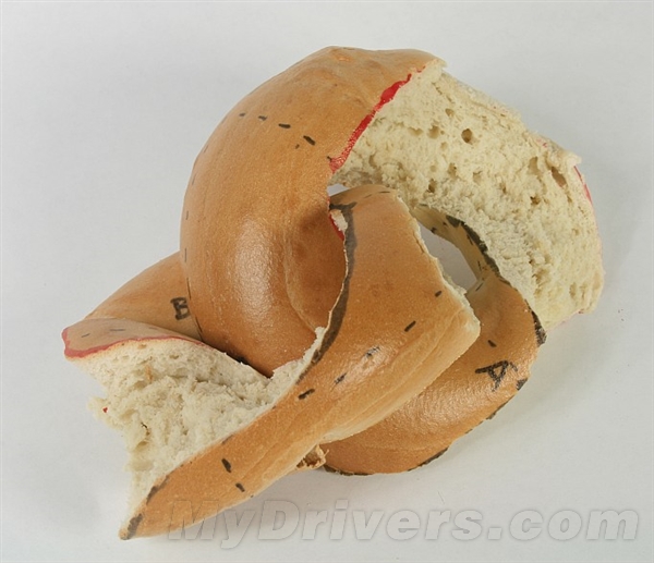 不明觉厉:科学家将面包圈切成两连环