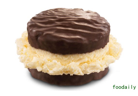 NewMenuCarlsJrHostess1