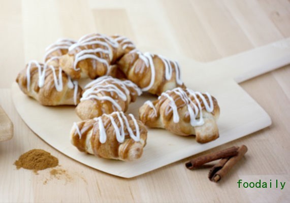 NewMenuPapaJohnsCinnamonKnots1